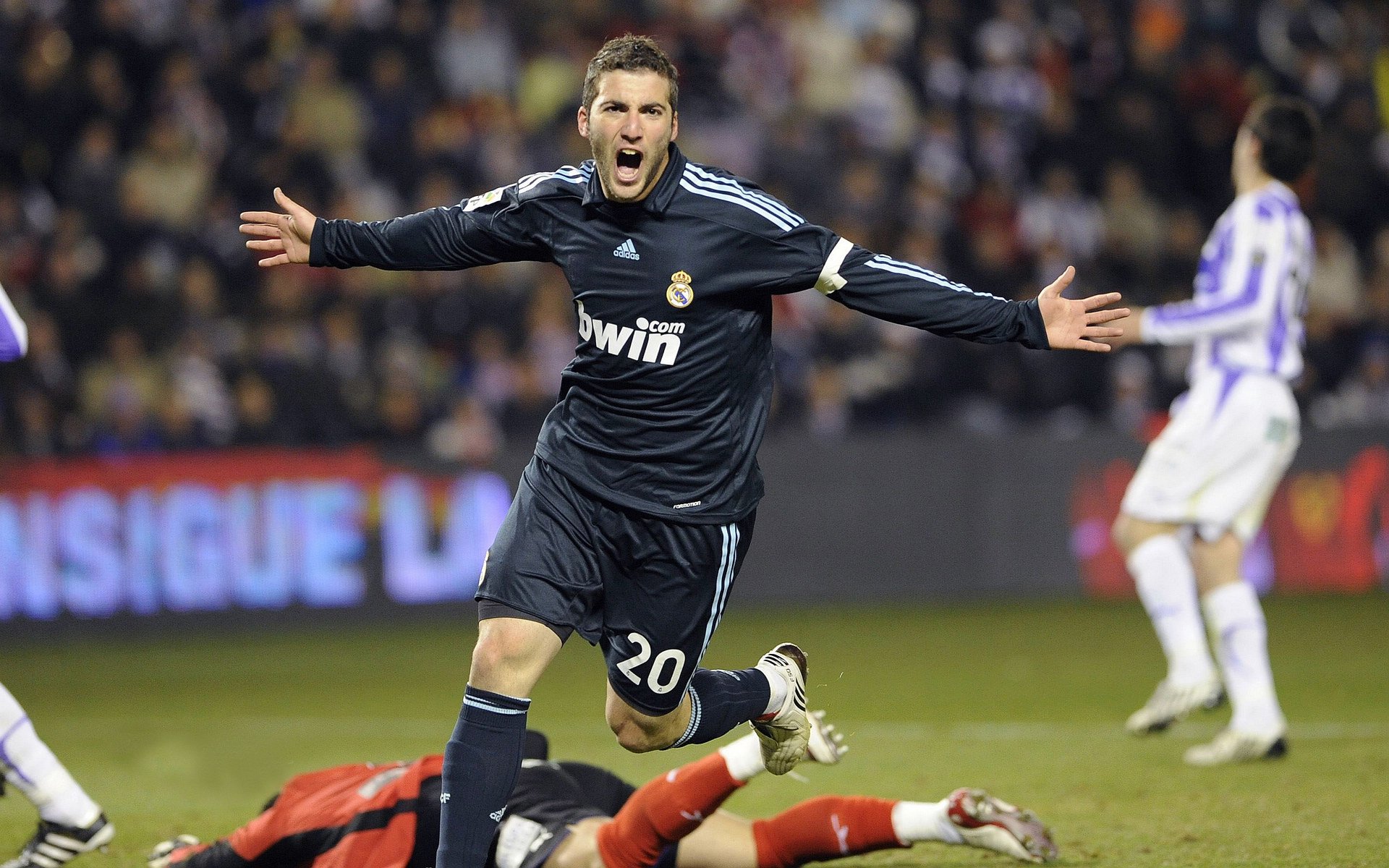 “青少年足球联赛全国总决赛火热进行”，青少年全国足球比赛